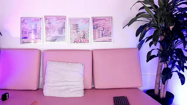 Snapshot of Yumii_sweetgirl chatting on September 2025 12:16:01 PM Yumii sweetgirl online show from September 2025 12:16:01 PM