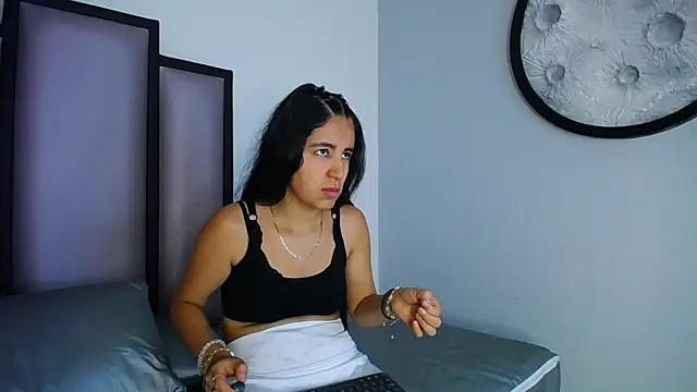 Lucy-23 online show from October 2025 04:10:02 AM