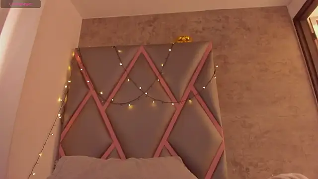 Lucy-23 online show from March 2026 04:09:01 PM