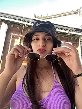 samaantha lux online show from February 2026 08:40:01 PM