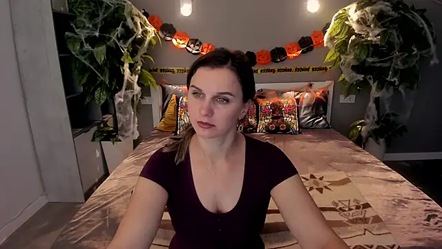 SofiSoft online show from October 2025 05:08:02 AM