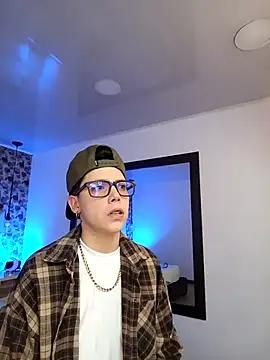 SpencerMontgomery online show from October 2025 07:19:02 PM