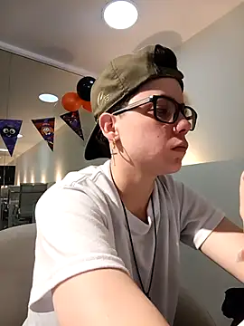 SpencerMontgomery online show from October 2025 06:21:01 PM