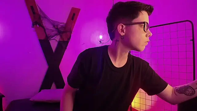 SpencerMontgomery online show from November 2025 07:34:01 PM