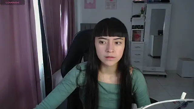 Snapshot of violetta_blackk chatting on May 2026 04:47:01 PM violetta blackk online show from May 2026 04:47:01 PM