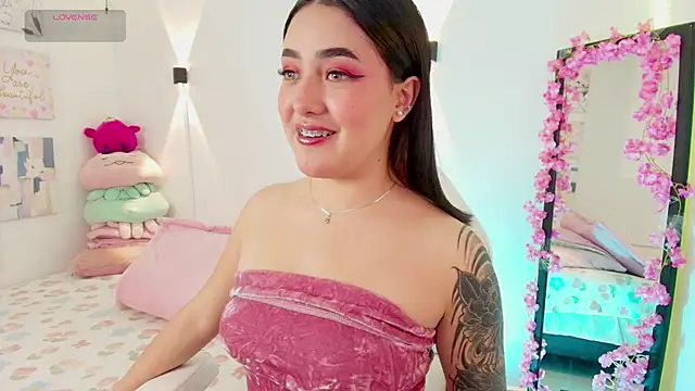 Snapshot of justonecute chatting on September 2025 02:14:01 AM justonecute online show from September 2025 02:14:01 AM