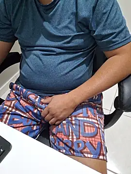 Carloskasado online show from October 2025 11:35:02 PM