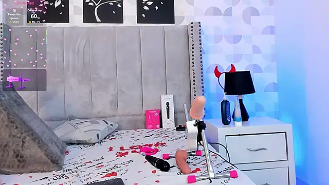 cristhi esterling online show from December 2025 12:03:02 PM