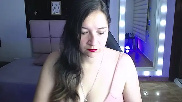 Agatha bellucci  online show from November 2025 02:06:01 PM