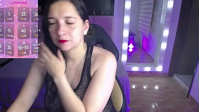 Agatha bellucci  online show from November 2025 12:59:02 PM