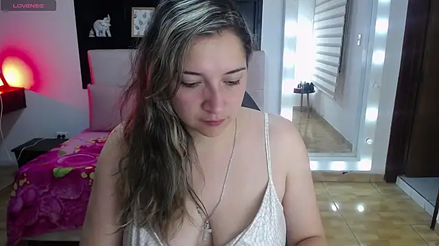 Agatha bellucci  online show from February 2026 01:07:02 PM