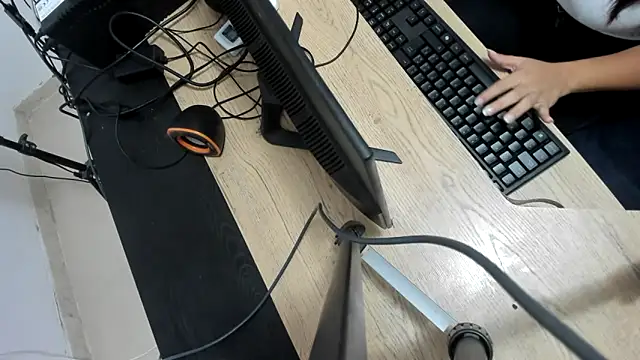 Tatihot69 online show from November 2025 08:30:01 PM