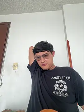 yesitwink  online show from April 2026 02:18:02 PM