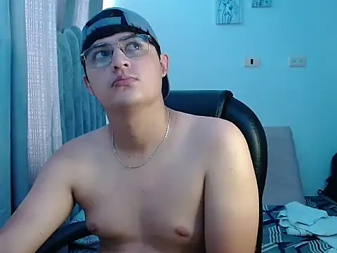 yesitwink  online show from April 2026 03:09:01 PM