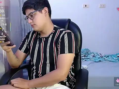 Snapshot of yesitwink_ chatting on June 2026 03:33:01 PM yesitwink online show from June 2026 03:33:01 PM