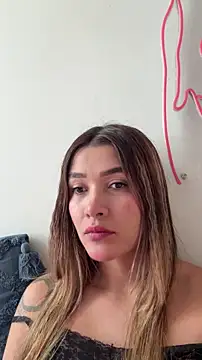 Lovejuana  online show from November 2025 01:55:02 PM