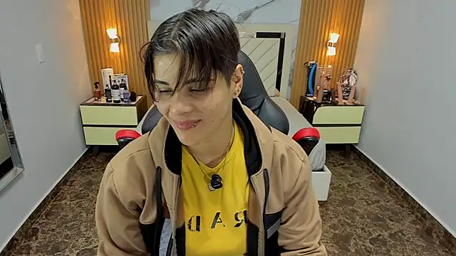 KAROLLJONES1 online show from November 2025 07:34:02 PM