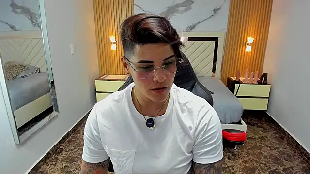 KAROLLJONES1 online show from March 2026 07:50:01 PM