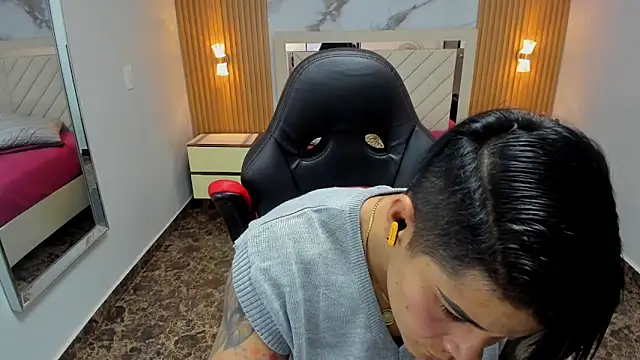 KAROLLJONES1 online show from March 2026 07:31:01 PM