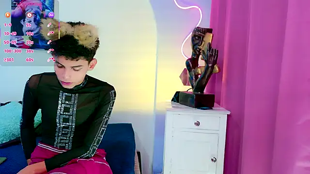 Room 69x online show from October 2025 12:57:02 PM