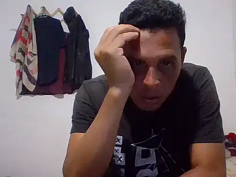 andre16251 online show from October 2025 11:37:02 PM