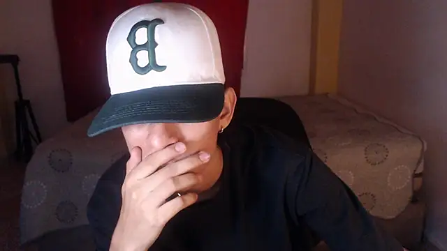 Snapshot of sung_yol chatting on October 2025 08:43:01 PM sung yol online show from October 2025 08:43:01 PM