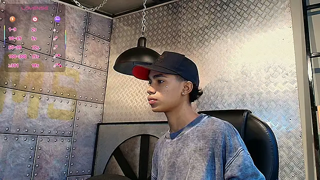 AlanCutee online show from September 2025 12:05:02 PM