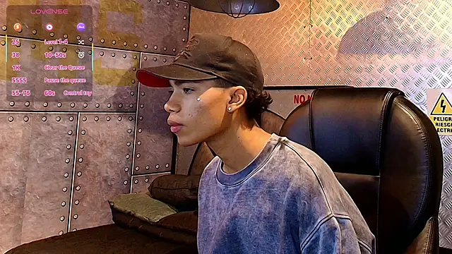 AlanCutee online show from September 2025 11:23:01 AM