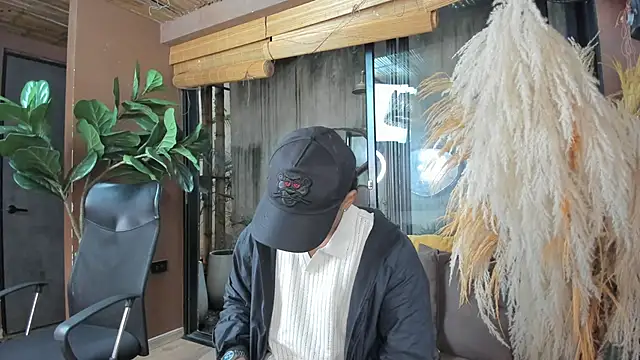 AlanCutee online show from November 2025 11:31:02 AM