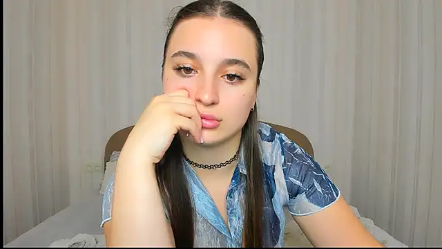 Daria de luxe online show from November 2025 07:47:01 AM