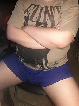 MinhTuan2002 online show from October 2025 09:35:01 PM