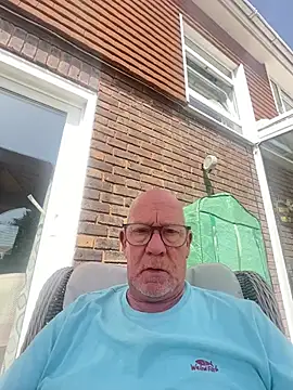 Snapshot of philefc chatting on May 2026 01:37:01 PM philefc online show from May 2026 01:37:01 PM