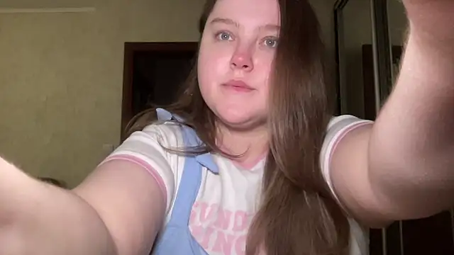 Snapshot of Alice898 chatting on October 2025 02:35:02 PM Alice898 online show from October 2025 02:35:02 PM