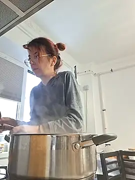 Anayssa  online show from September 2025 03:06:01 PM