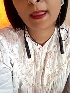 Snapshot of Queen_Kushi4 chatting on May 2026 08:42:02 AM Queen Kushi4 online show from May 2026 08:42:02 AM