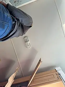 Snapshot of high3ndlowlife chatting on February 2026 04:47:02 PM high3ndlowlife online show from February 2026 04:47:02 PM