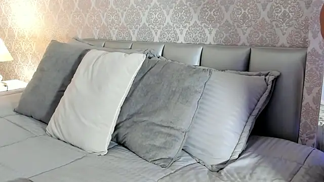 BellaNixs online show from December 2025 03:33:01 AM