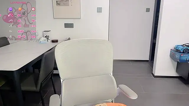 Snapshot of Scarlett-bb chatting on September 2025 07:19:02 PM Scarlett-bb online show from September 2025 07:19:02 PM