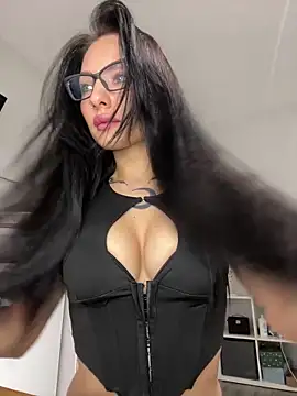 kaonasssiii online show from September 2025 04:30:01 PM