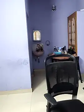 mallu-lover online show from September 2025 05:39:02 AM