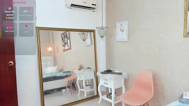 Miladiosa online show from September 2025 12:16:01 PM