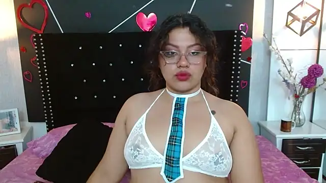 CloeStron online show from September 2025 12:48:01 PM