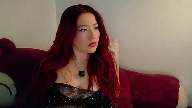 lunnaa  online show from March 2026 08:32:01 PM