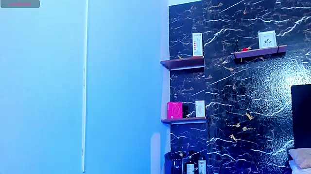 lyan hots online show from September 2025 12:50:01 PM