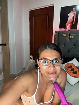 ema zoe online show from October 2025 12:00:02 AM