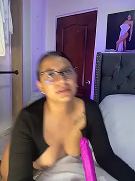 ema zoe online show from February 2026 12:18:01 AM