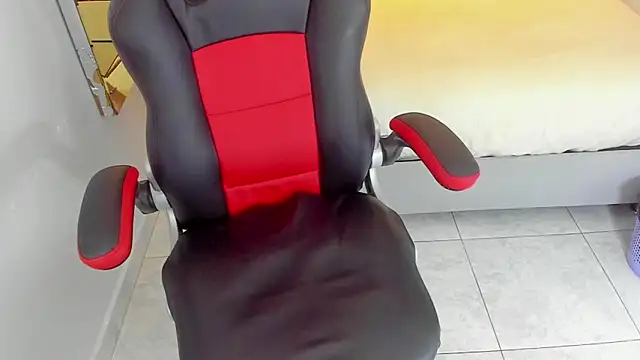 ALISSON BARKER online show from October 2025 07:13:02 PM