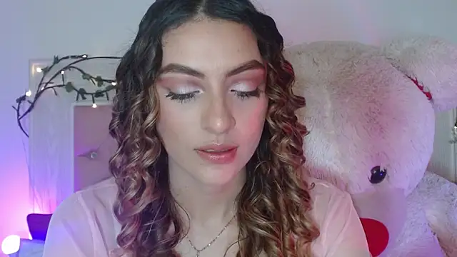 Snapshot of Ayleen_m chatting on May 2026 01:45:01 AM Ayleen m online show from May 2026 01:45:01 AM