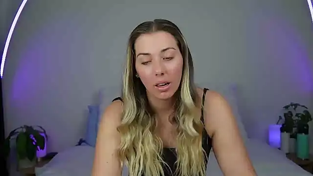 louiseberkeley online show from October 2025 04:21:01 AM