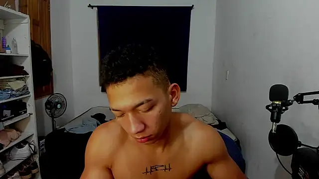 JuanchiT66 online show from October 2025 03:56:02 PM